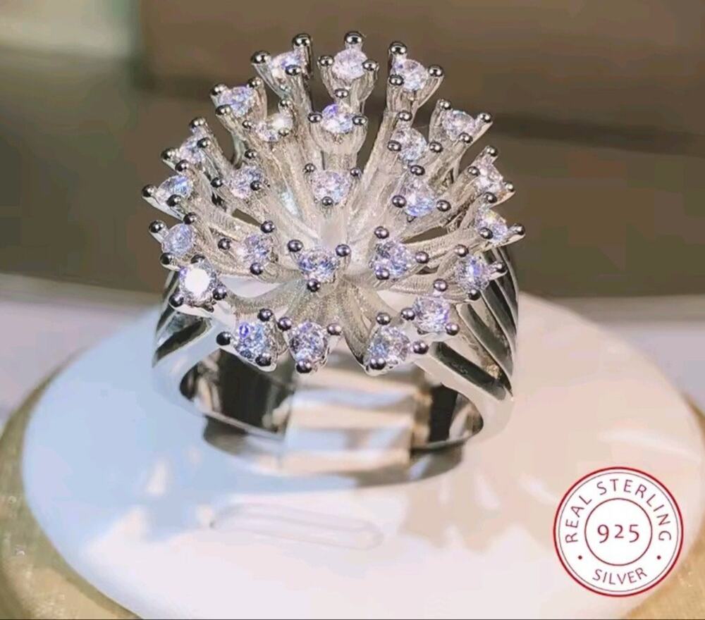 Nwb Silver Plated Costume Zircon Dandelion Ring Sz 7